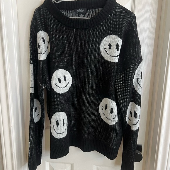 Happy Face Pattern Black Winter Sweater Size Medium - Picture 1 of 7